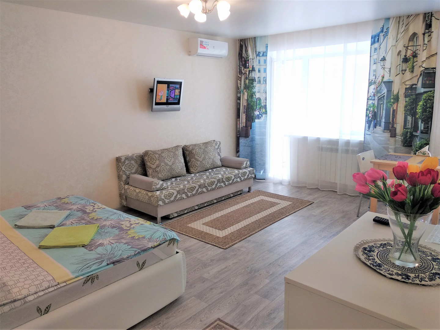 Апартаменты возле площади 1905 года