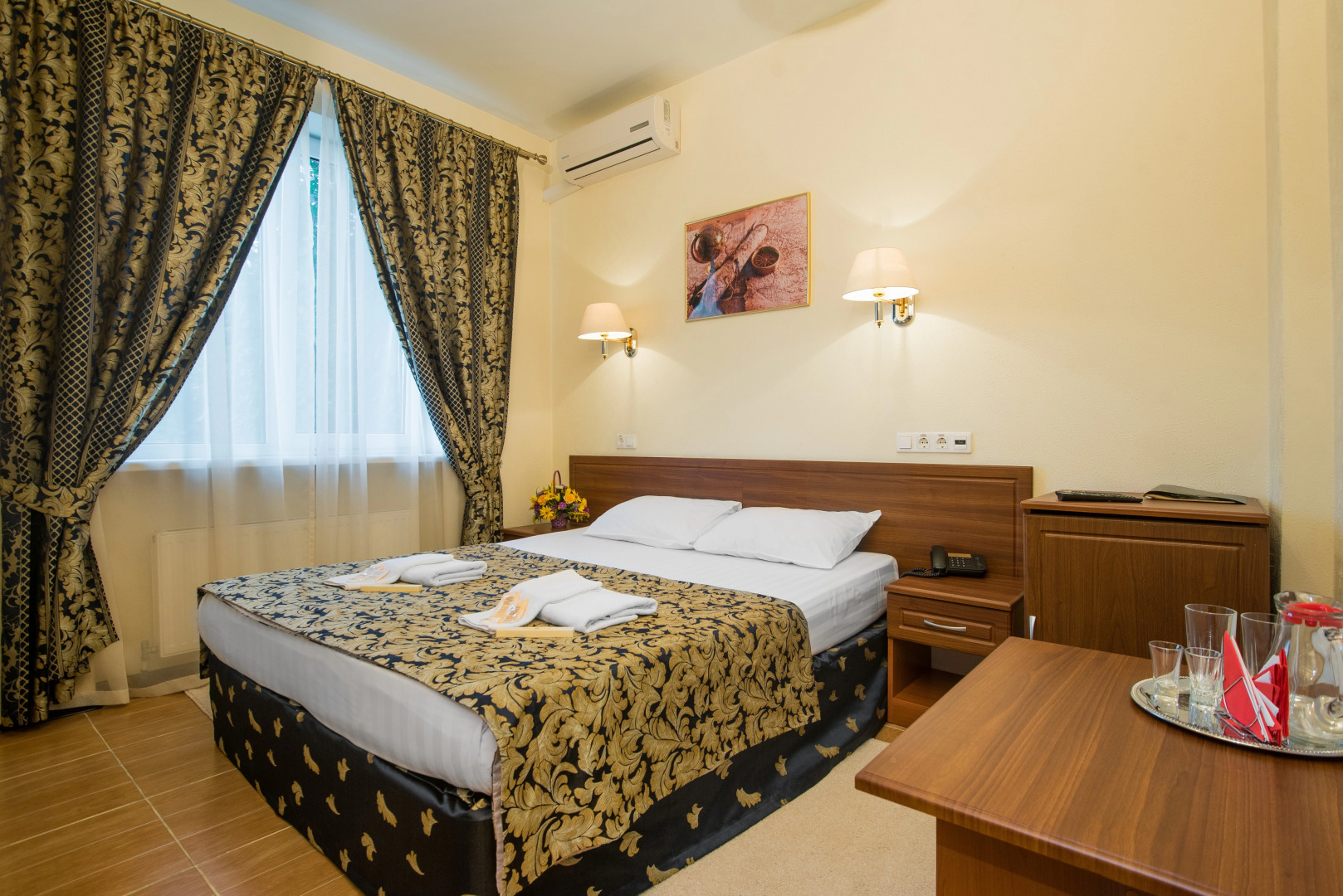 Отель Атлас