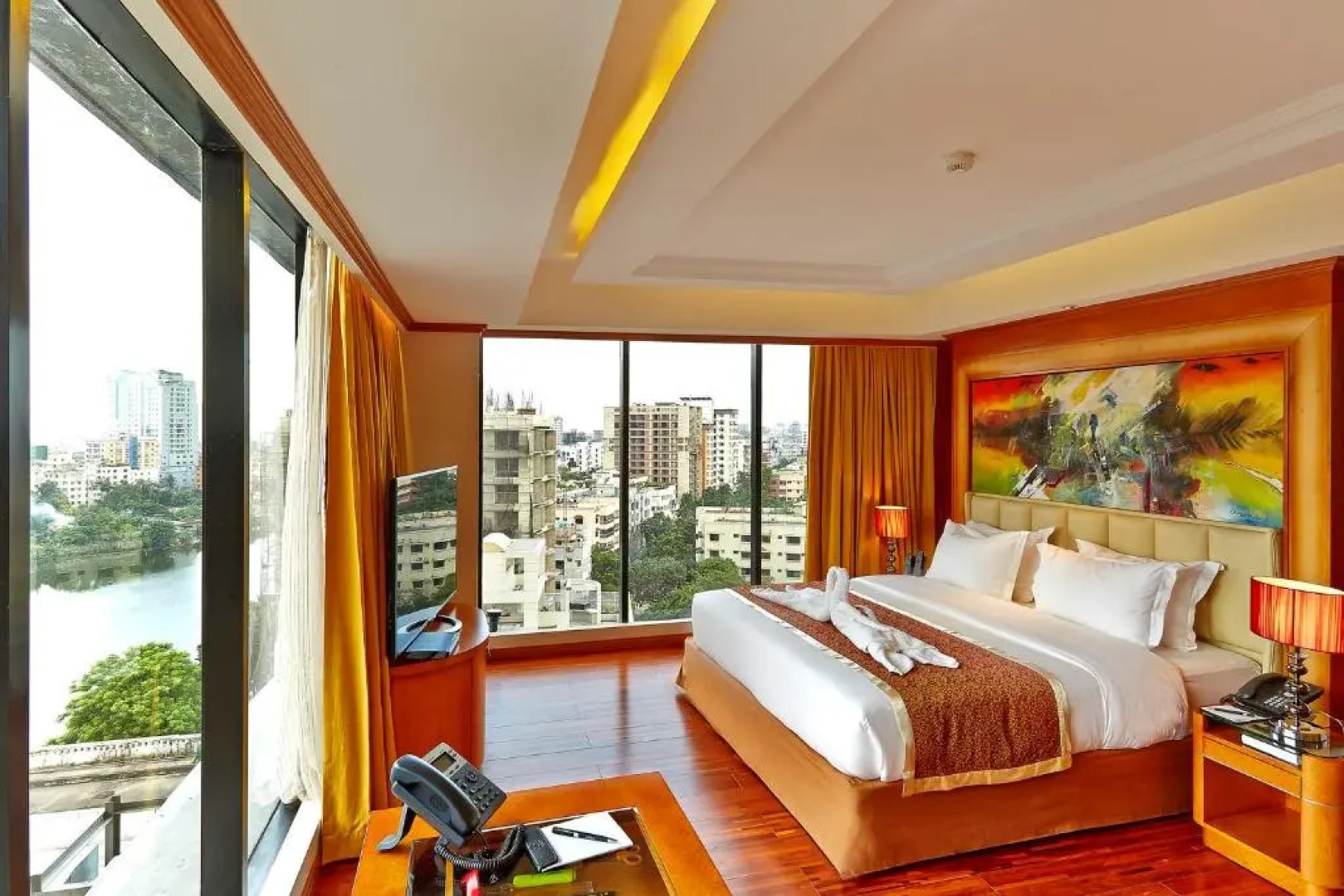 Отель Six Seasons