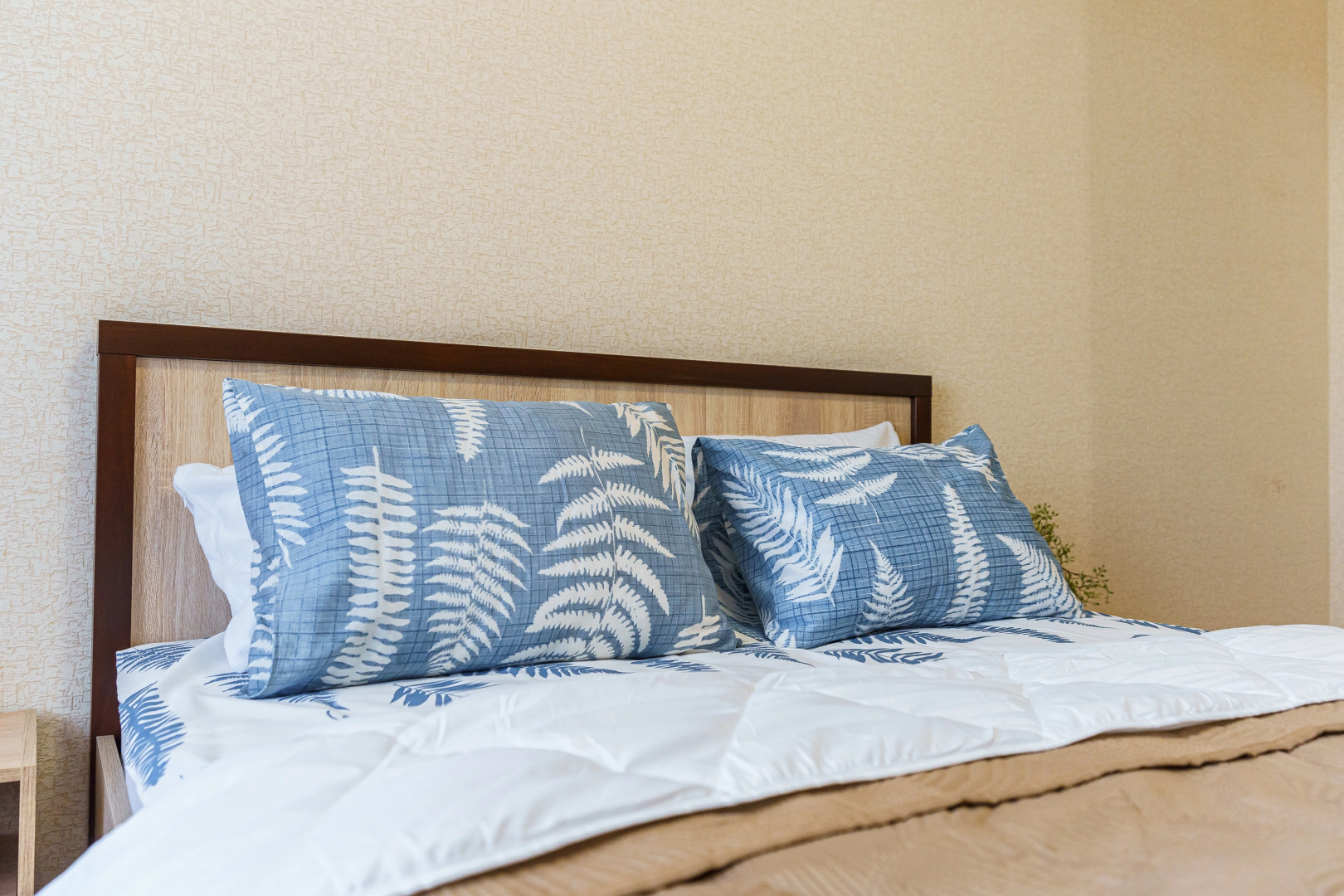 Апартаменты двух-комнатные в центральном районе Новороссийска от LetoApart