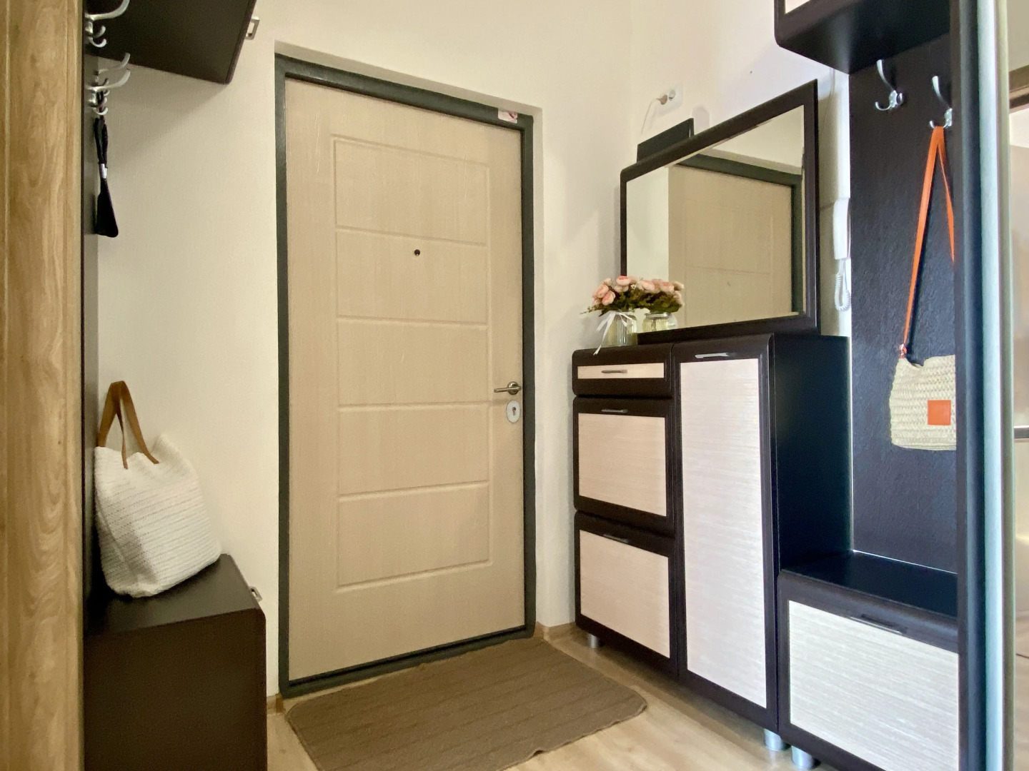 Квартира InRoomSPb на Евгения Шварца 11