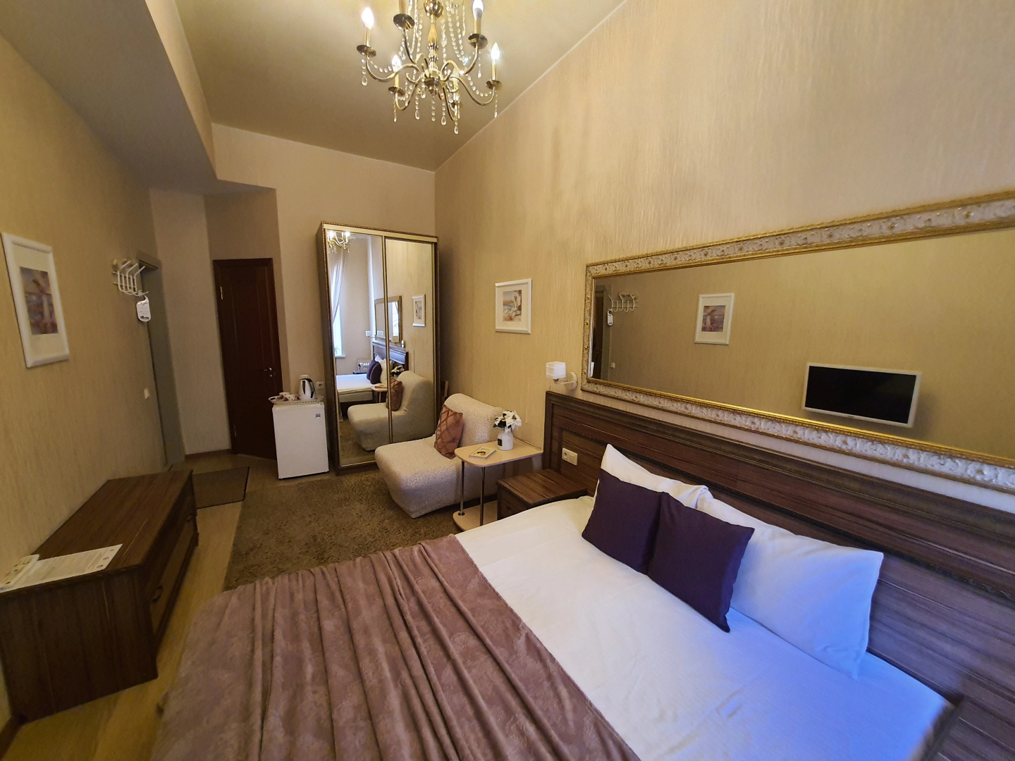 Мини-отель «Счастье» на Рубинштейна, 26