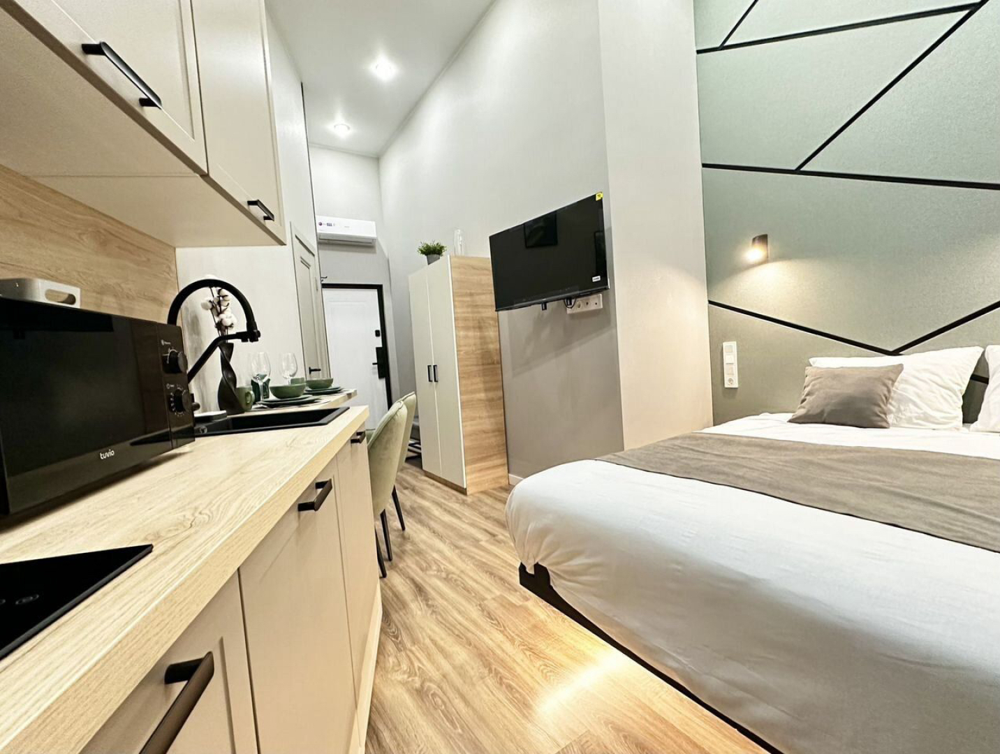 Апартаменты Комфорт+ 2 гостя около Кремля с видом на центр города