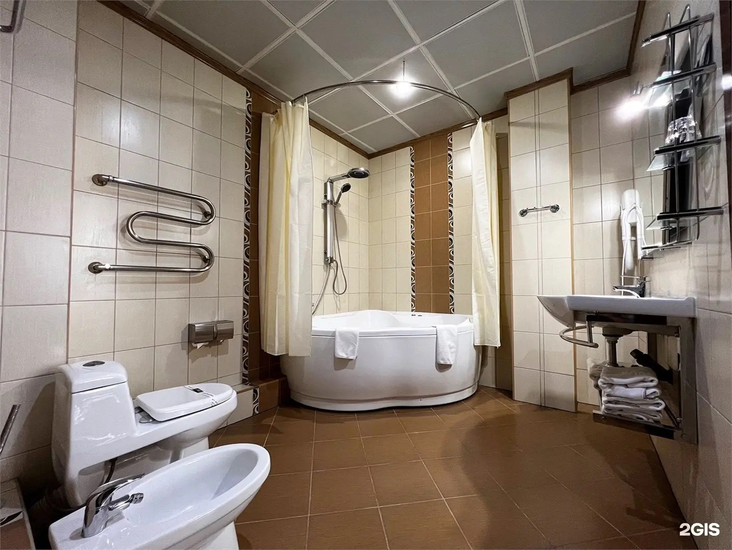 Отель Forum Plaza