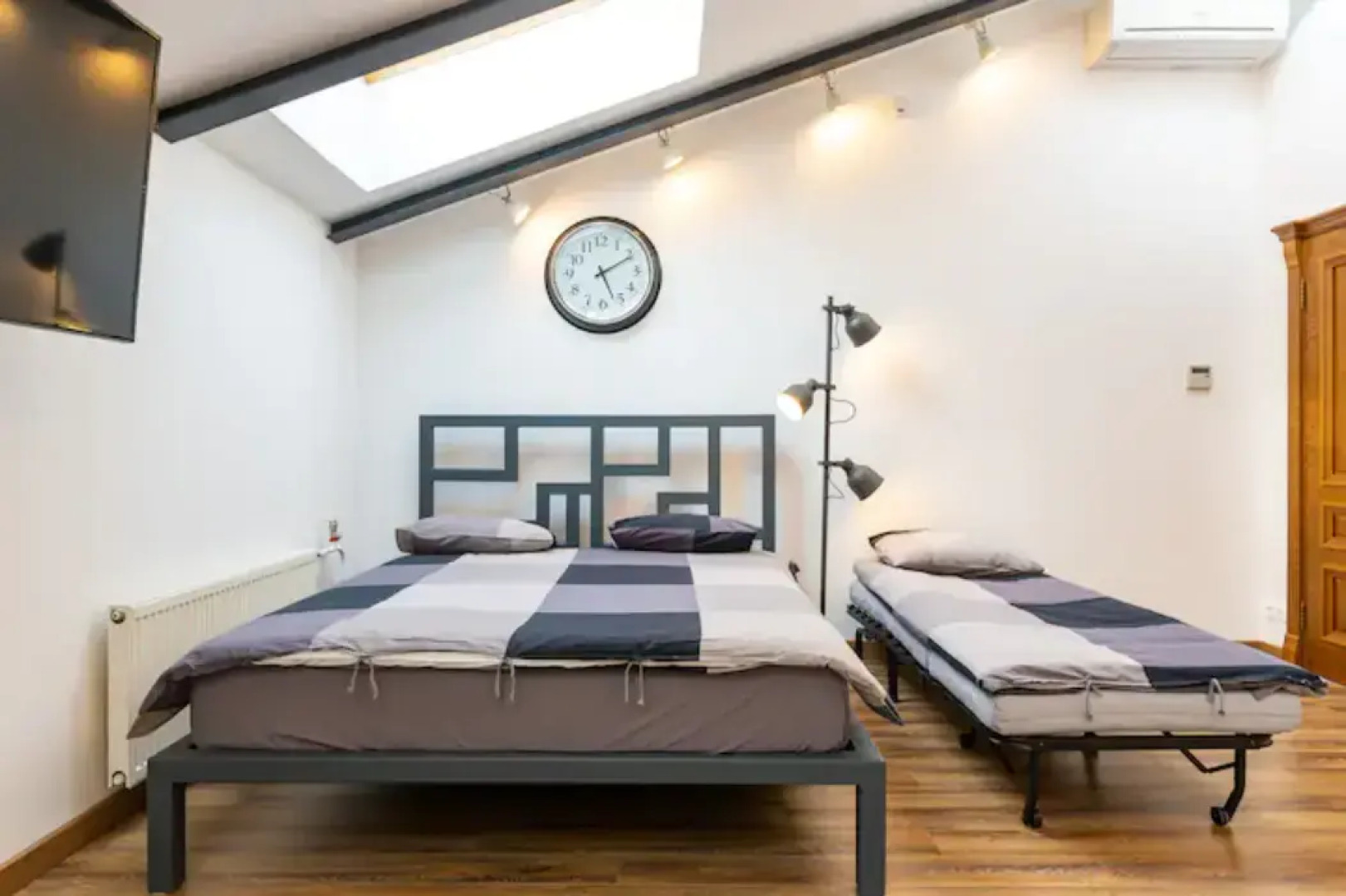 Апартаменты Лофт с зеленым камином