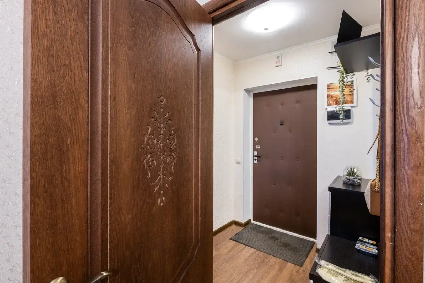 Апартаменты улучшенные Natali на метро Академика Янгеля