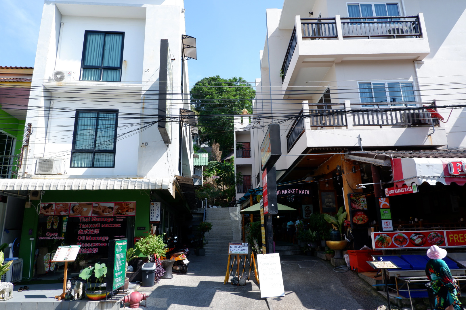 Отель Kata Beachwalk