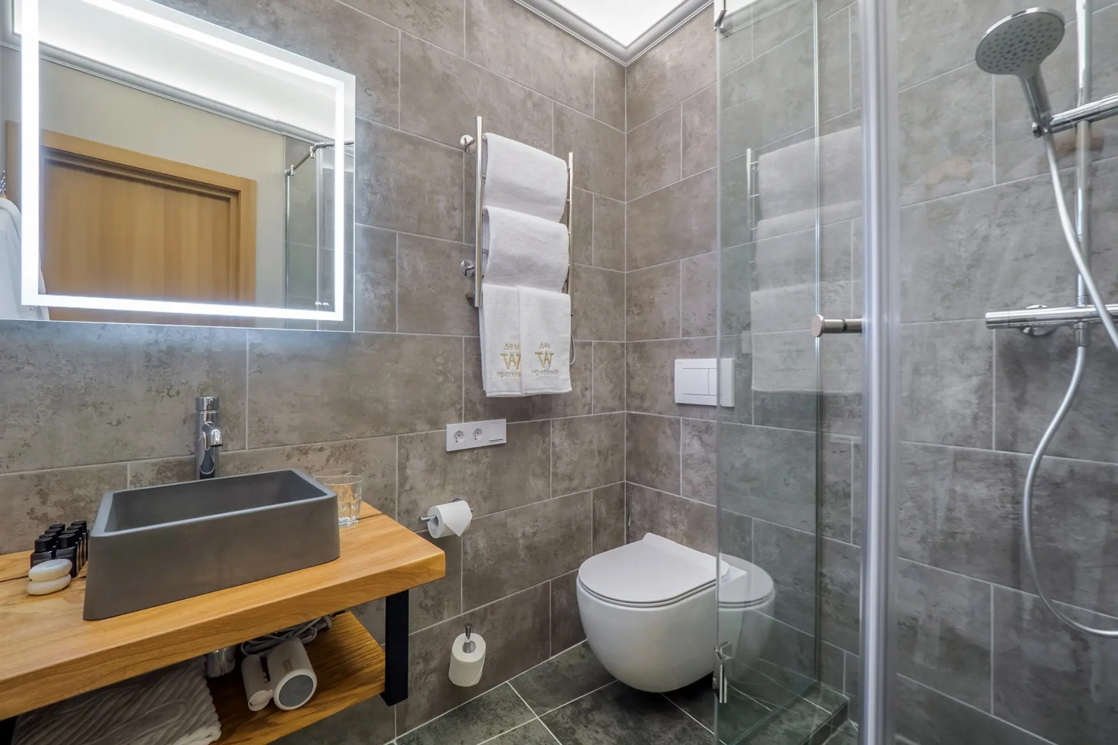 Отель Дом Тaт