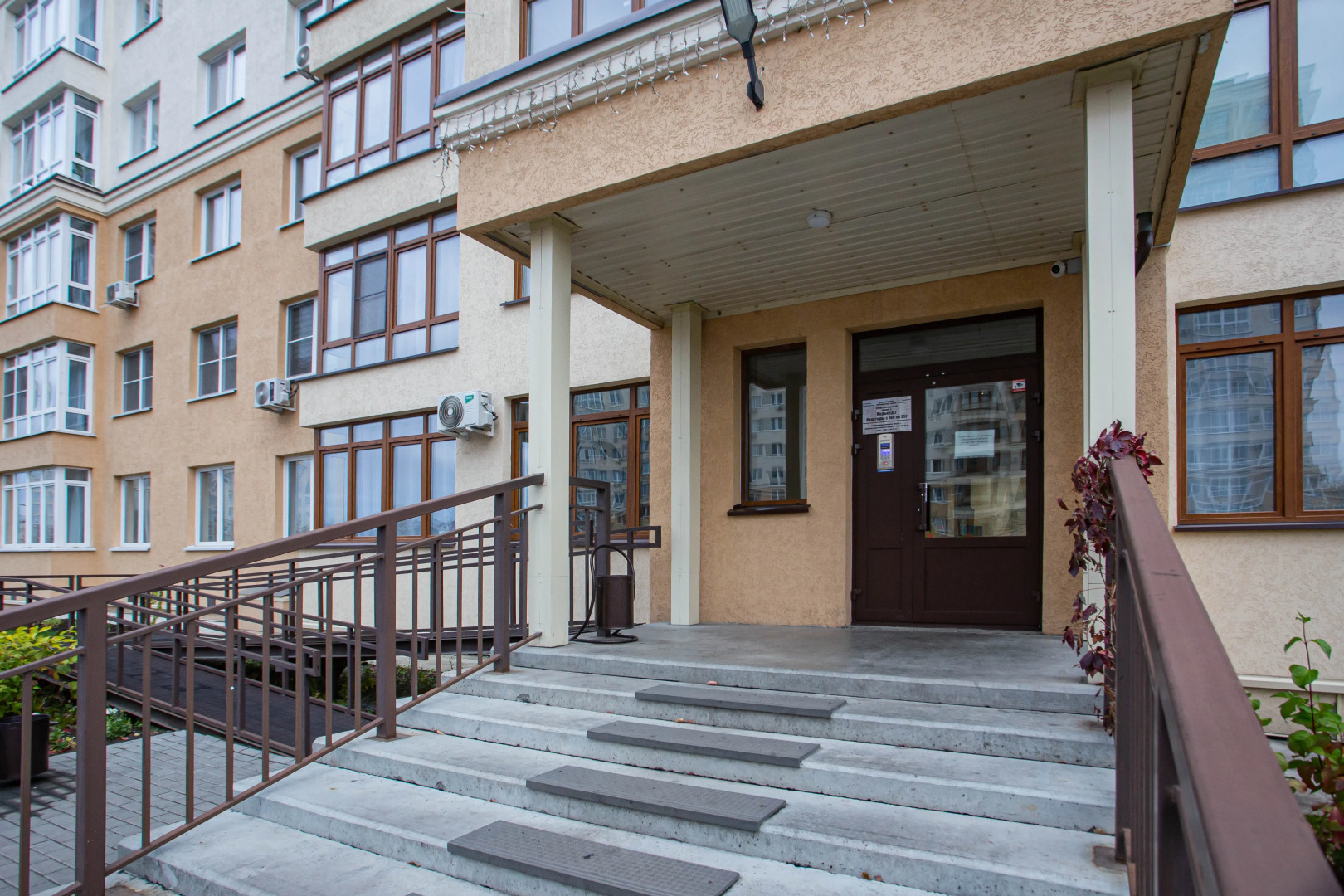 Апартаменты Unique Apart Веста на Мичурина рядом с Казначейством, Азотом и Пивоварней Баржа на Мичурина 58/3