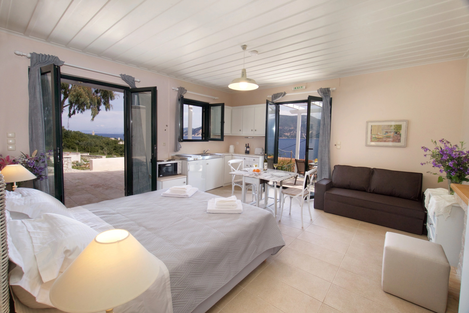 Апартаменты Martini Waterfront Suites