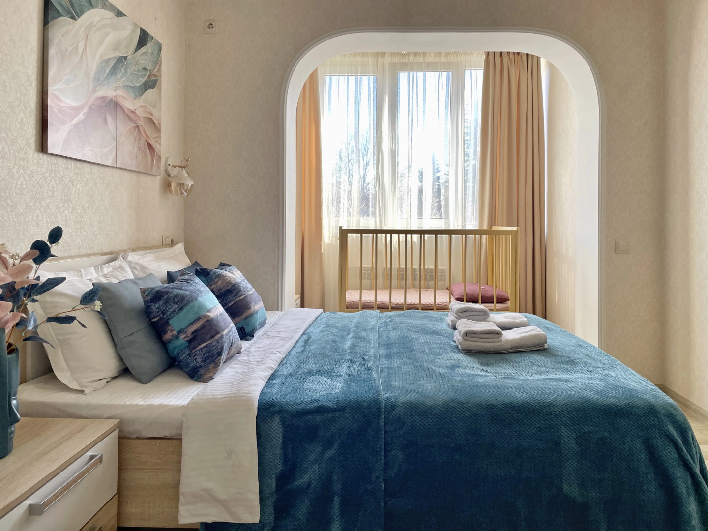 Квартира Шикарная в Центре Города с Двумя Спальнями