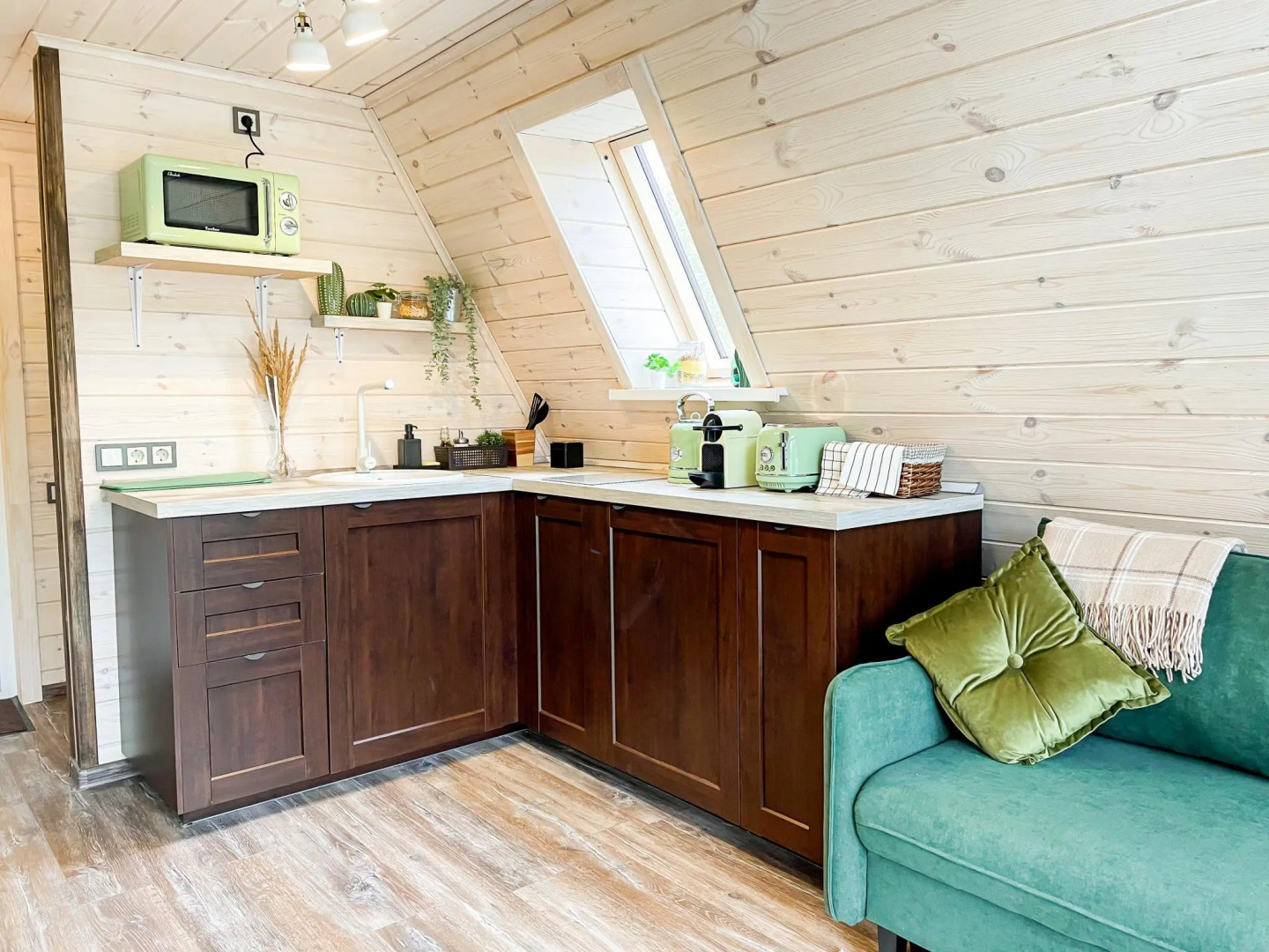 Глэмпинг А у реки