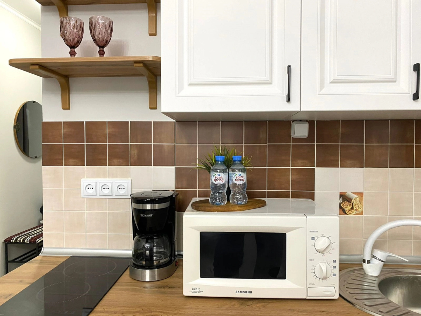 Апартаменты Уникальная студия Жеруйык в стиле Этно в центре