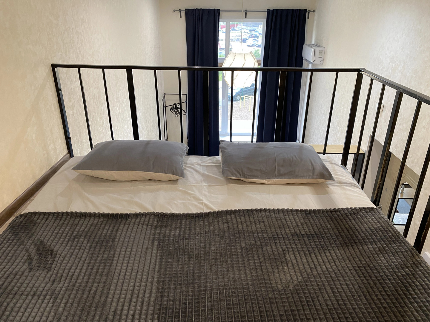 Апартаменты двухуровневая квартира-студия в центре города