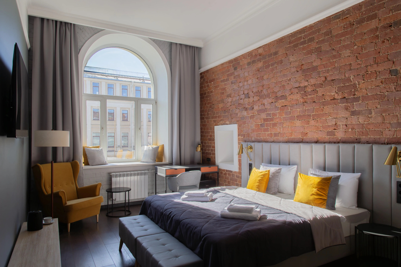 Отель Лопатин Невский 100