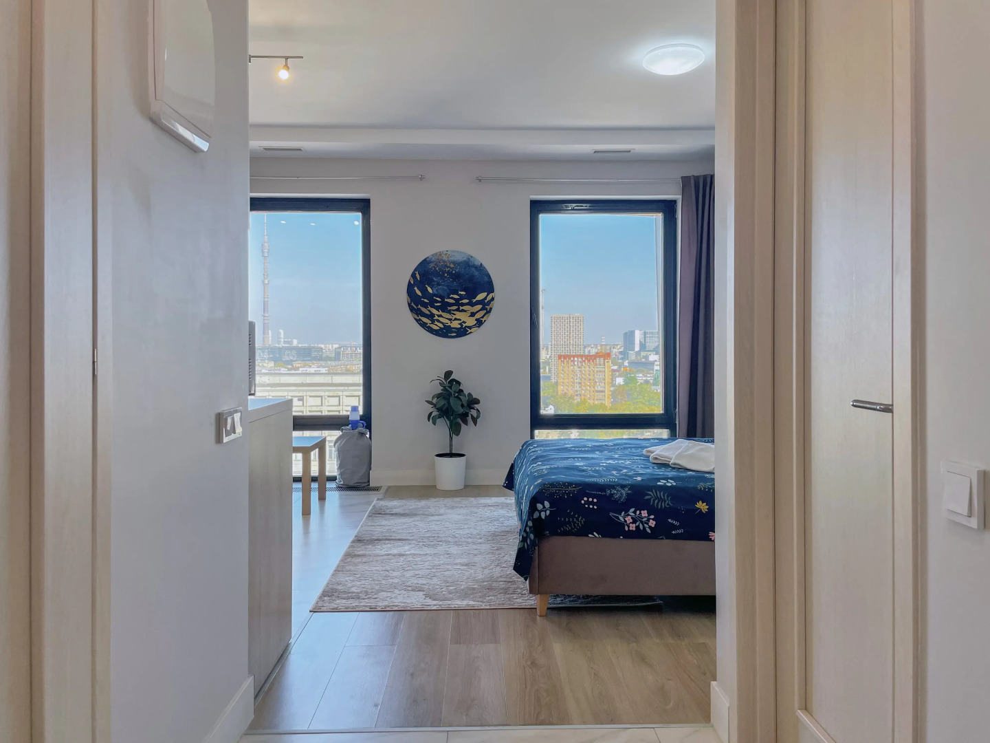 Апартаменты с Панорамными Окнами на 14 Этаже Небоскреба Бизнес-Класс в ЖК D1