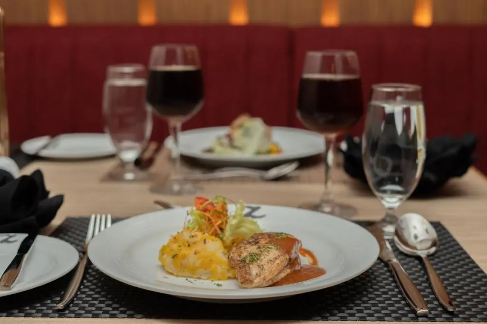 Отель Zest Metropole