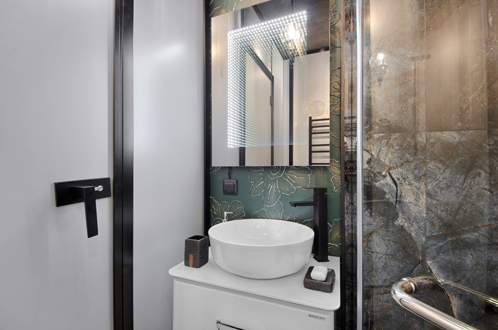 Апартаменты Loft Holiday Home