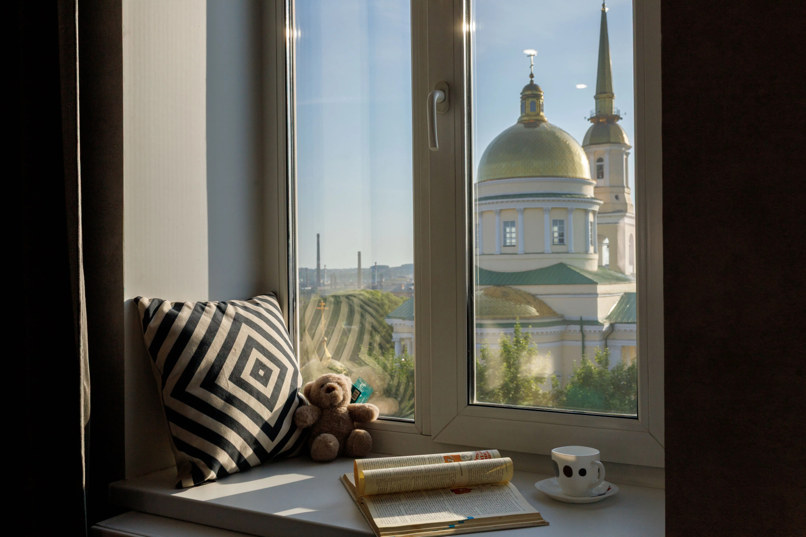 Квартира с видом на собор Александра Невского