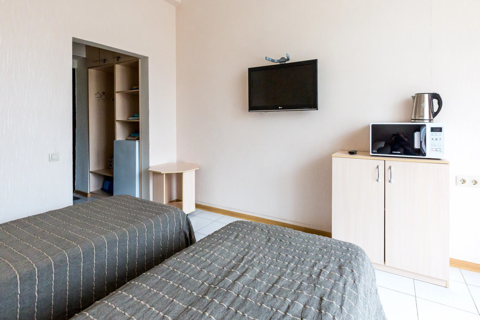 Апартаменты Светлана-Центр у моря с видом на сквер и центр