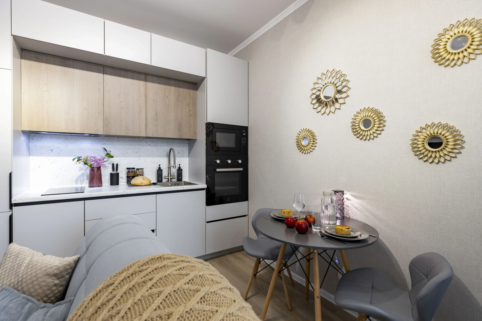 Квартира Уютная дизайнерская студия рядом с Экспофорумом Спб