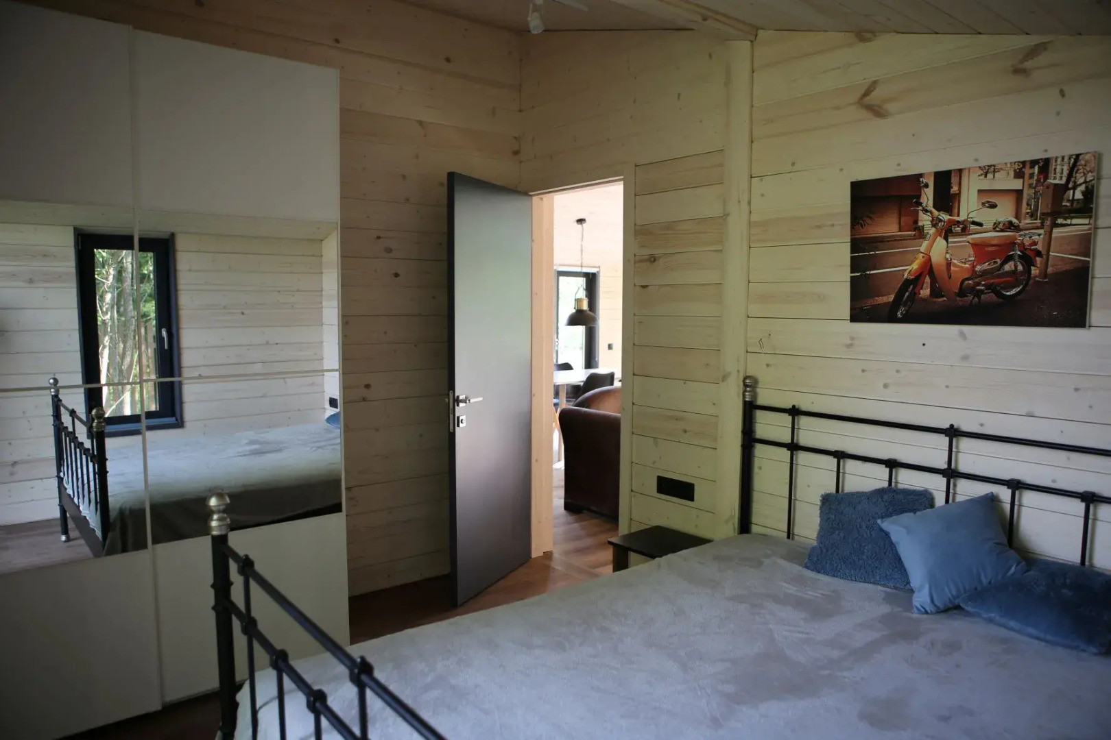 Частный дом Iris House