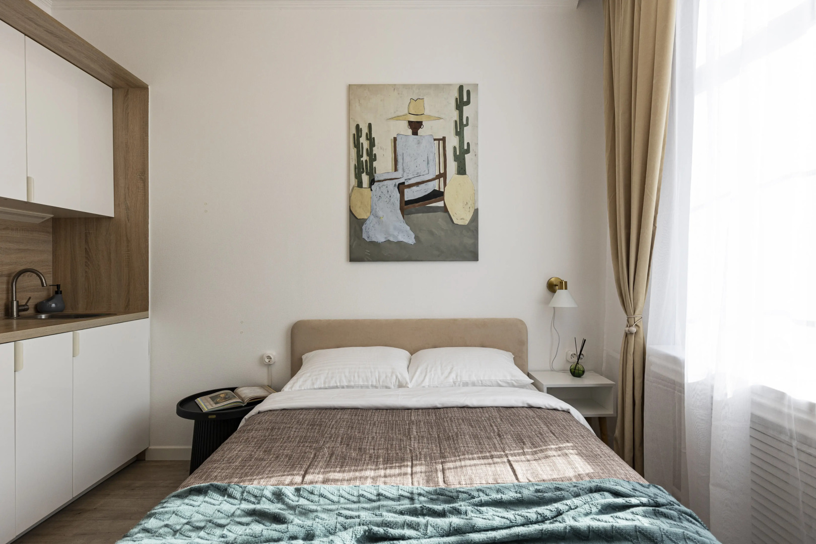 Апартаменты Девушка в шляпе