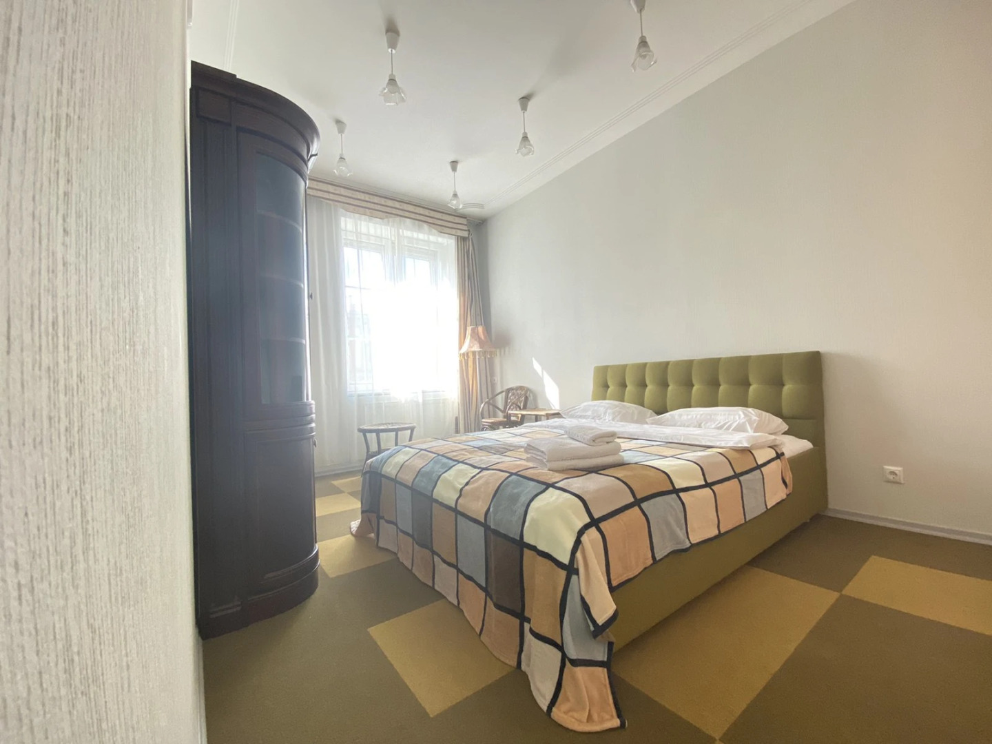 Апартаменты 5-комнатные HomeApart пр-т Независимости, 13