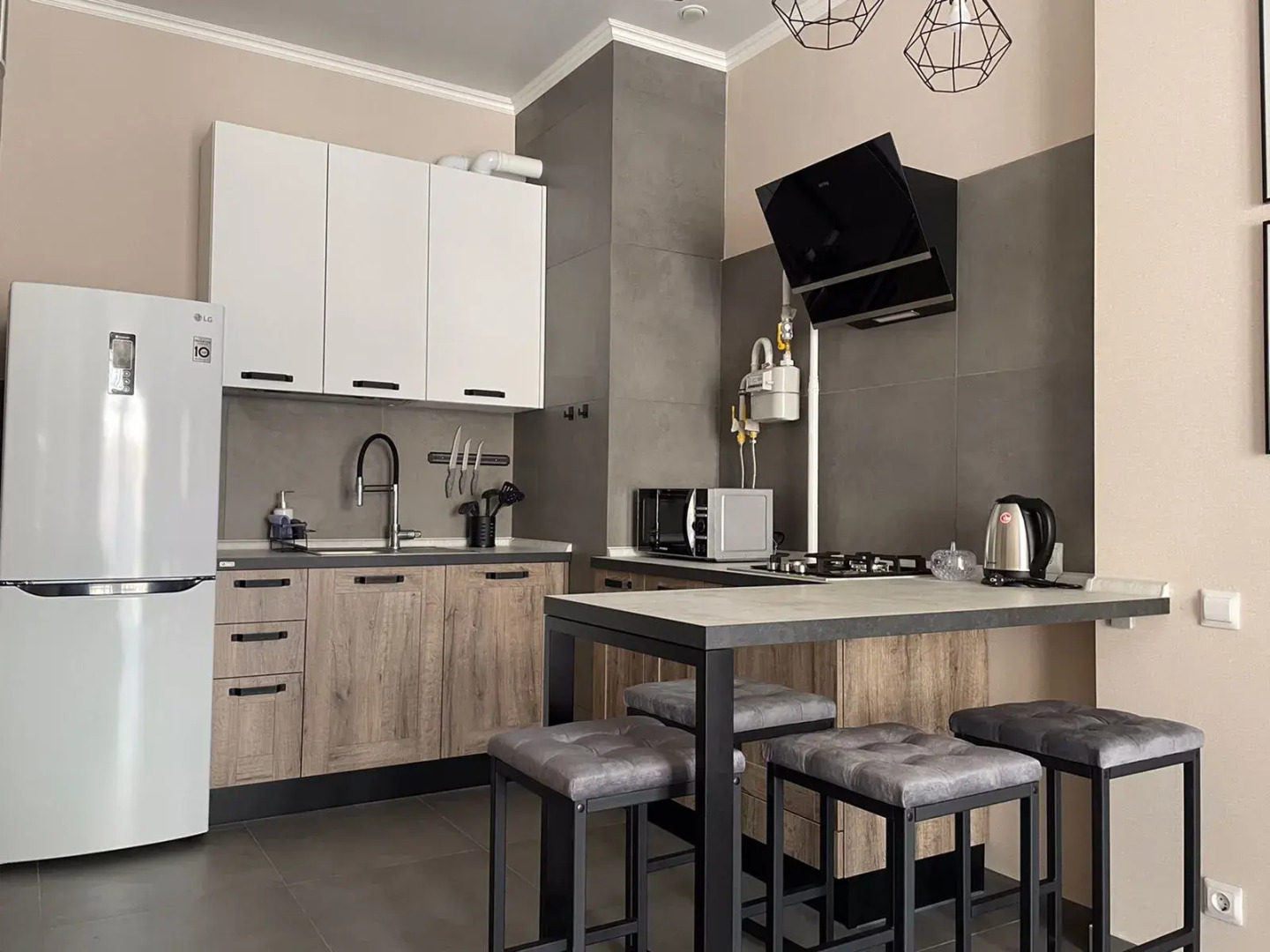 Апартаменты Комфортный семейных отдых у моря с видом на море и горы