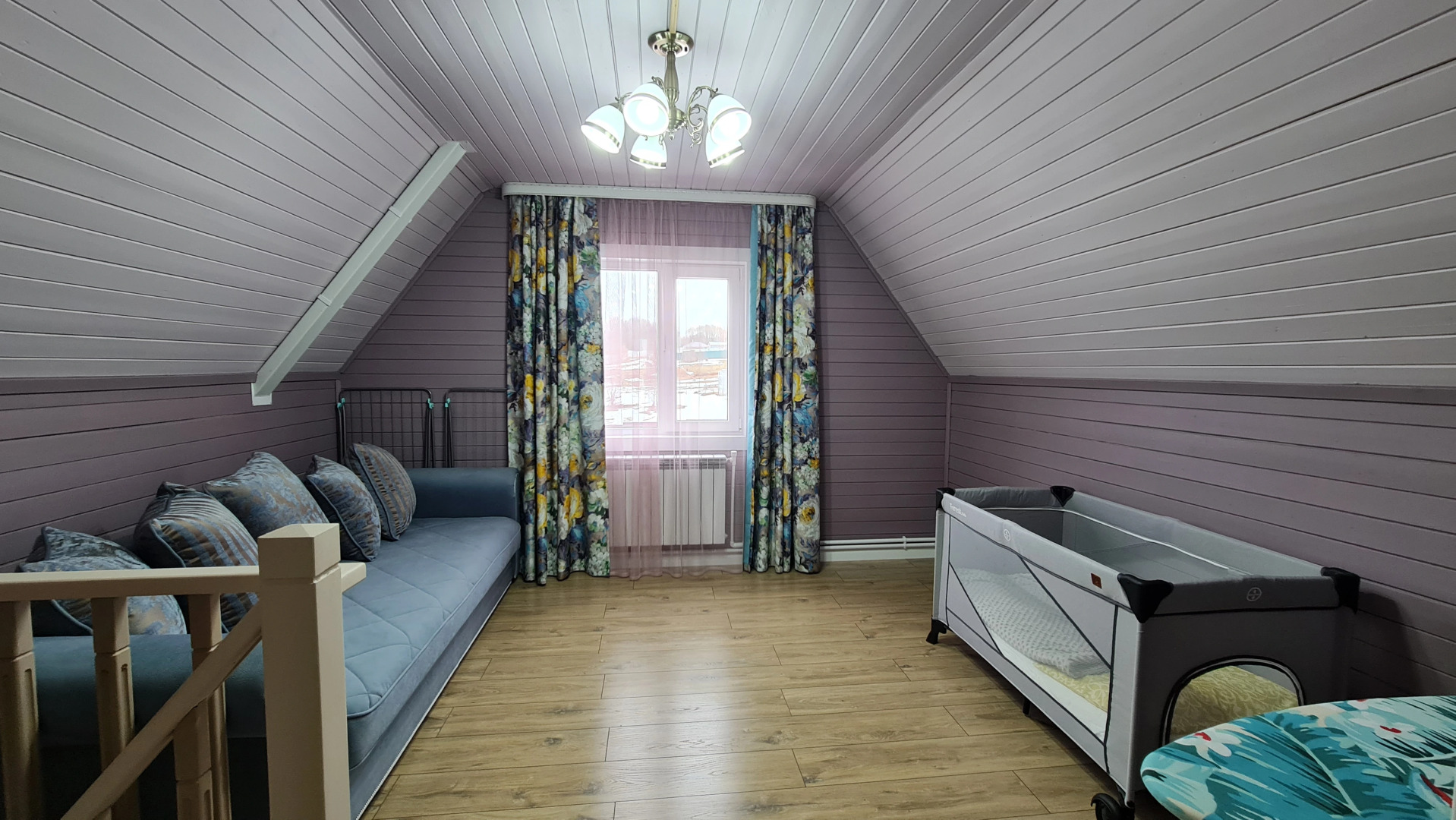 Частный Дом с Красным Залом