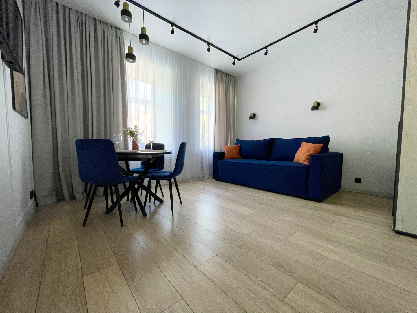 Квартира Двухкомнатные апартаменты в центре