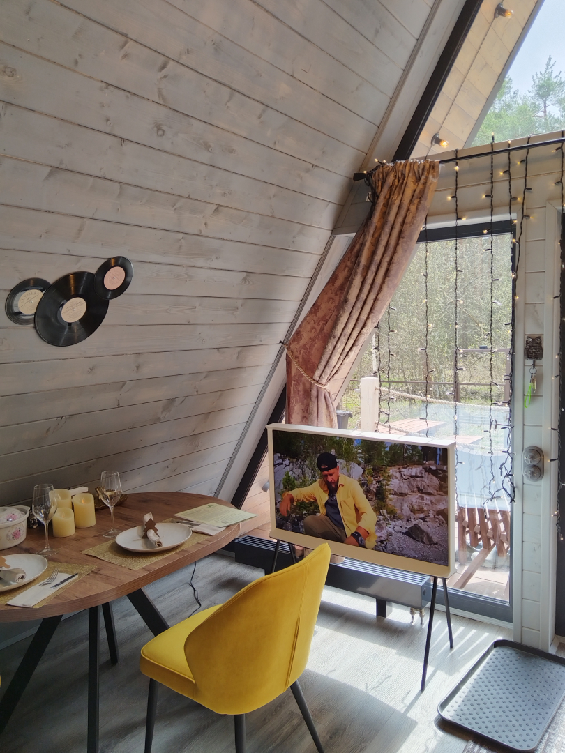 Глэмпинг А в лесу