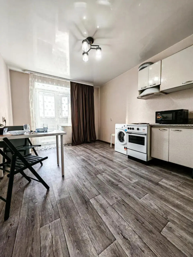 Квартира Шикарный Вариант для Семьи (82-18)