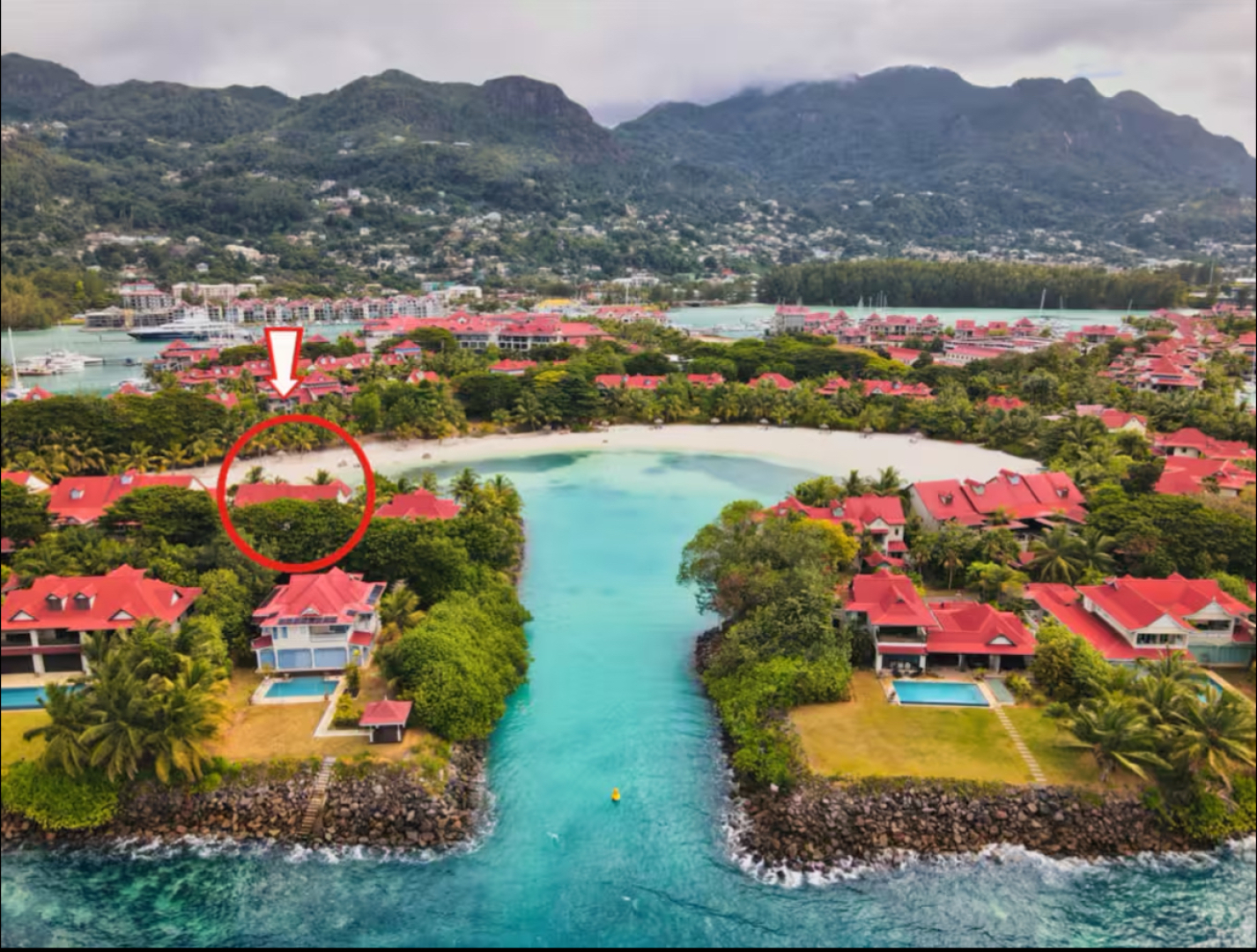 Вилла с Выходом на Пляж Eden Island