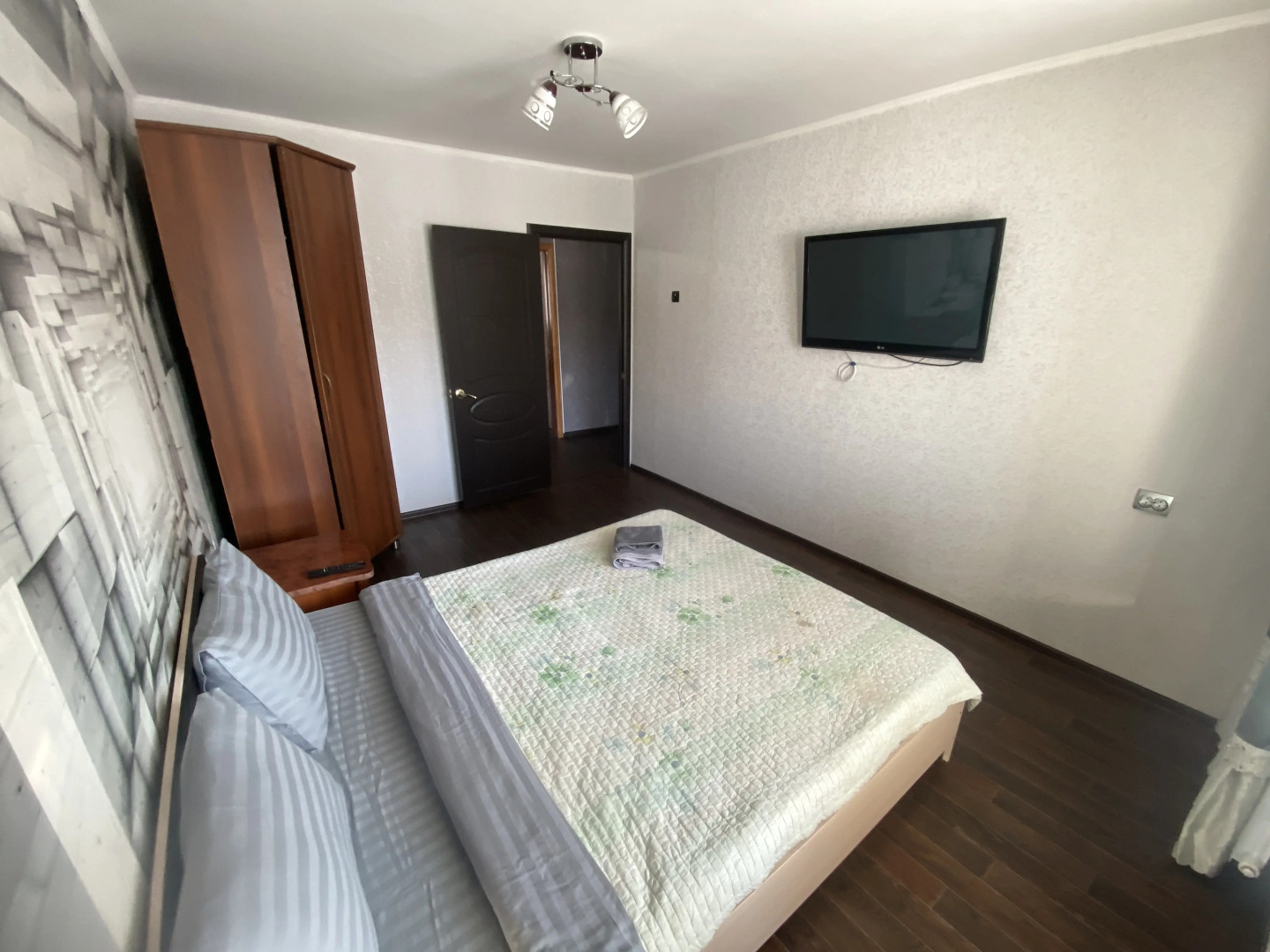 Квартира Двухкомнатные апартаменты в центре