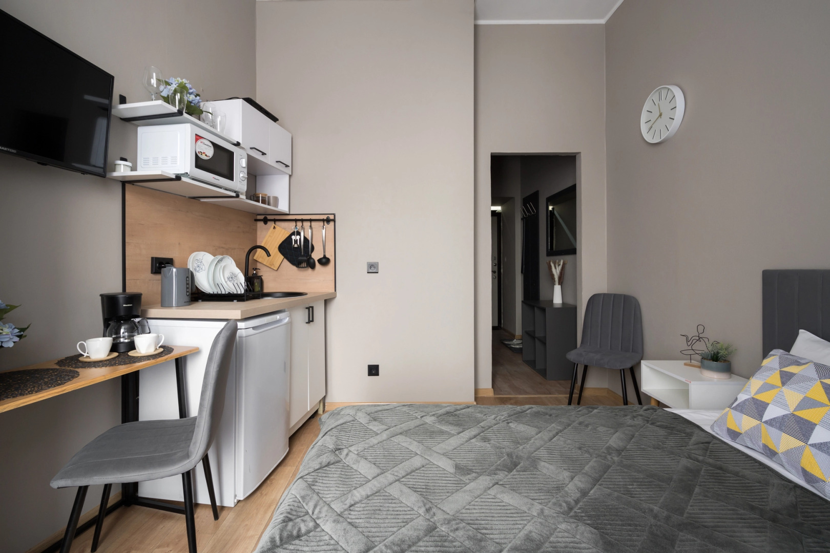 Квартира New Horizon Nevskiy 91 вид на главную улицу Петербурга из вашего окна