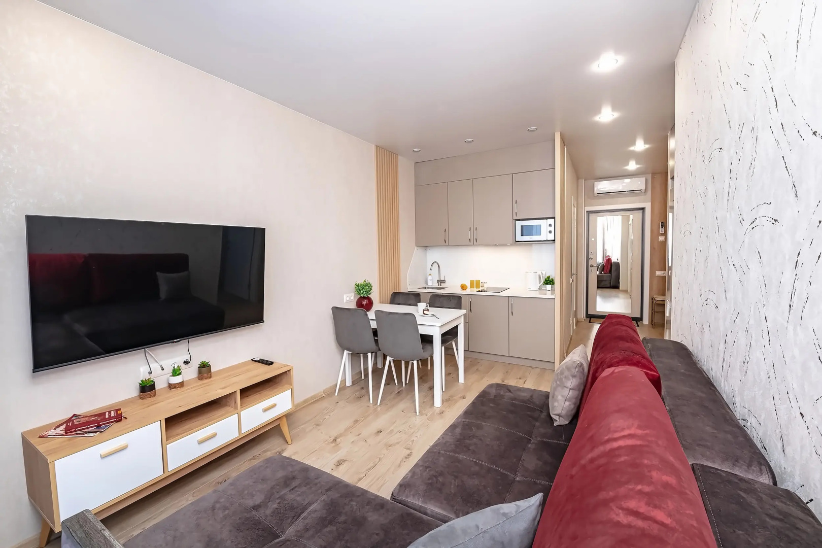 Апартаменты TopHouse на Брянской 18 однокомнатные