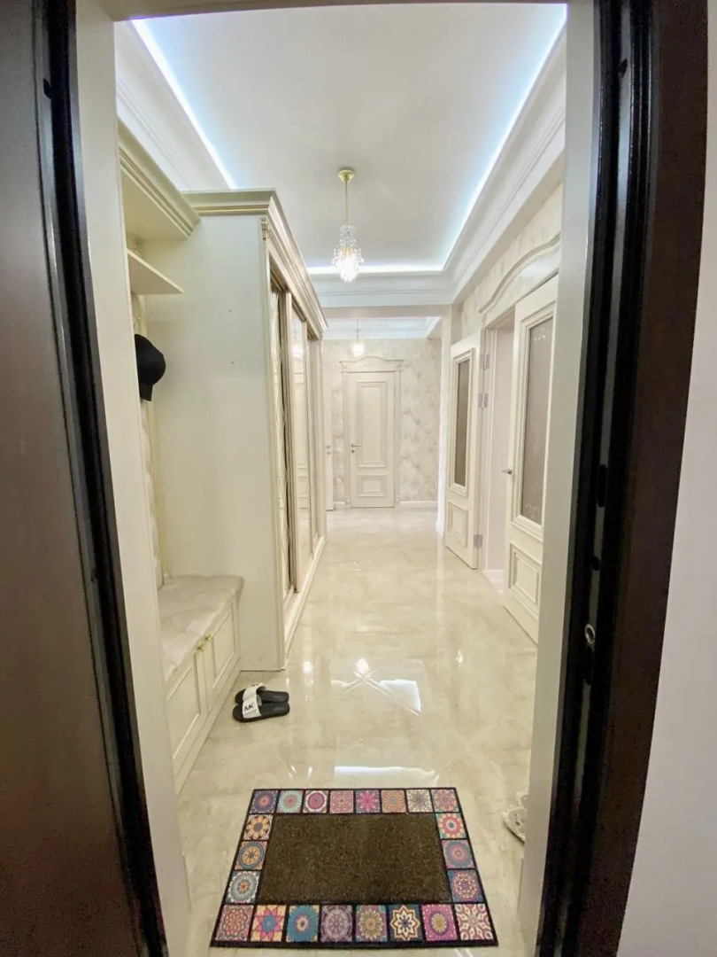 Квартира Просторная новая люкс в центре недалеко от моря