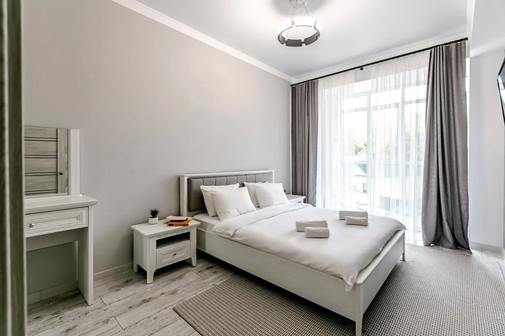 Апартаменты Мята Ирины Савельевой - У входа в парк к долине роз