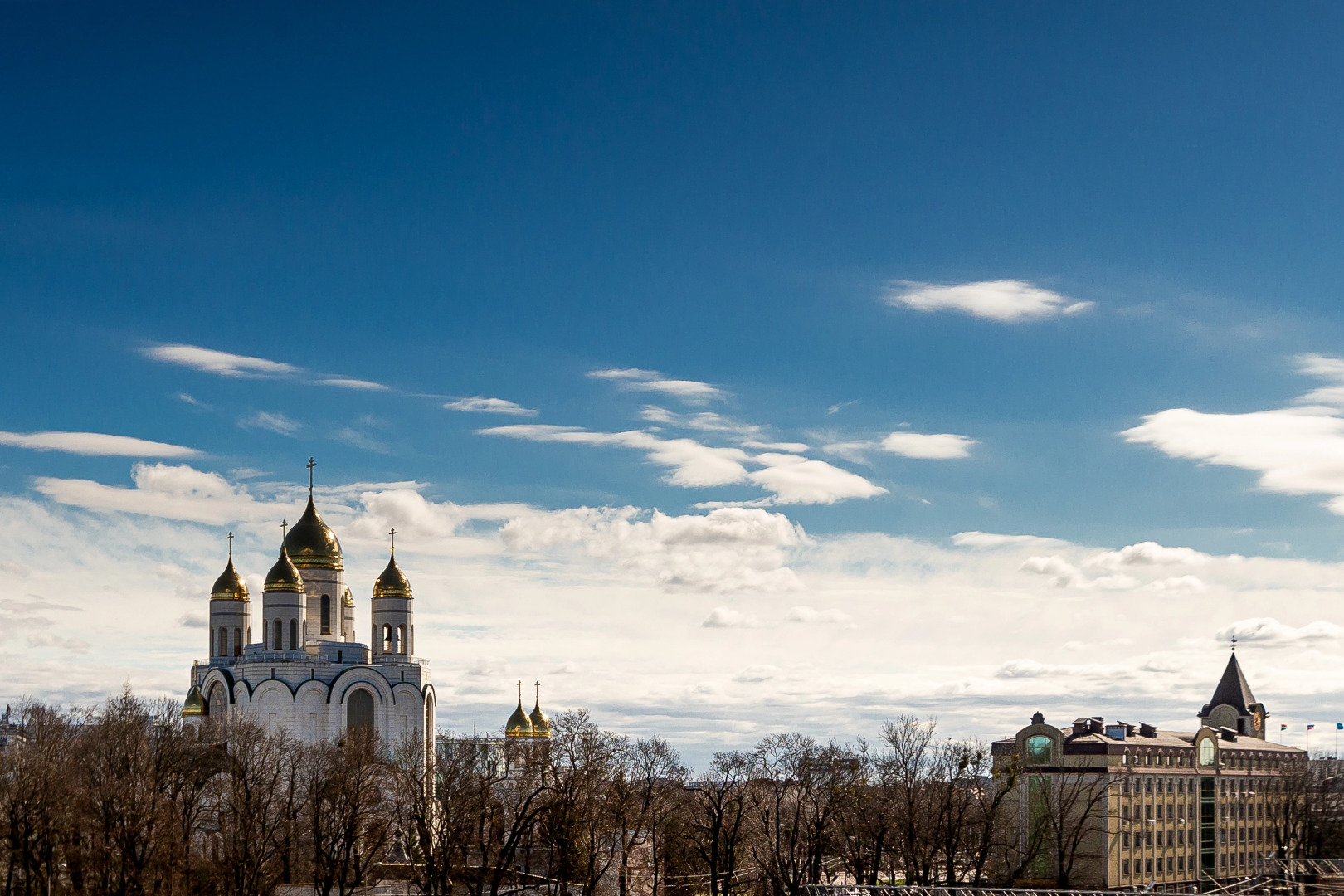 Апартаменты комфортные с прекрасным видом у площади Победы