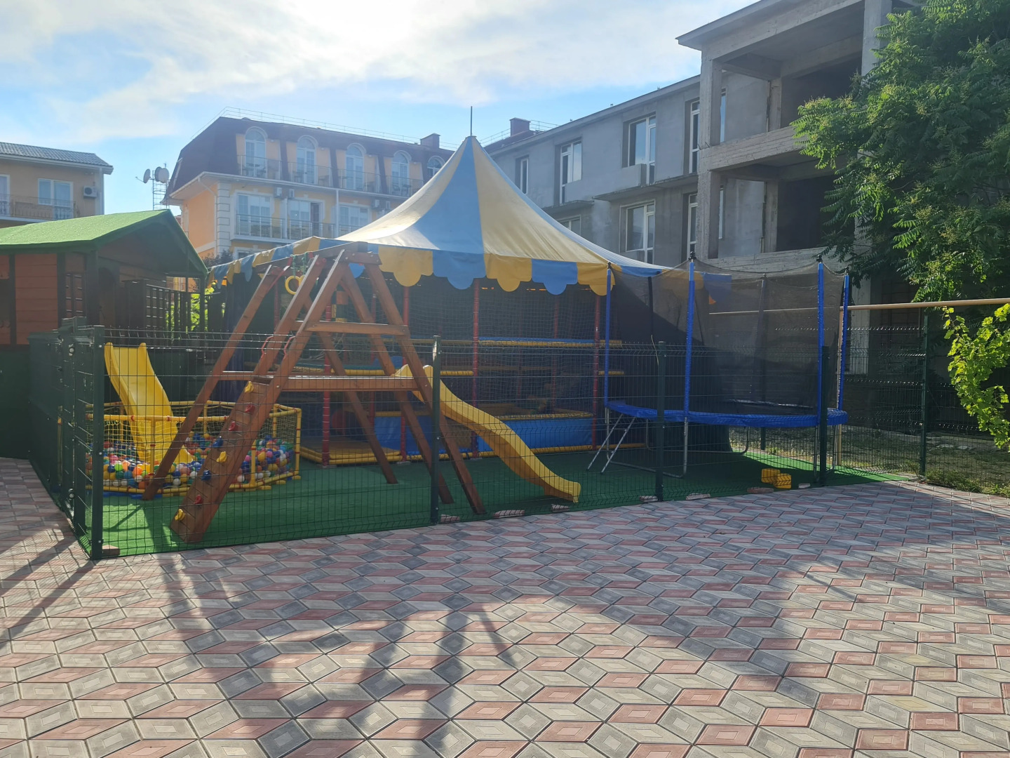 Мини-Отель ДельфиниЯ