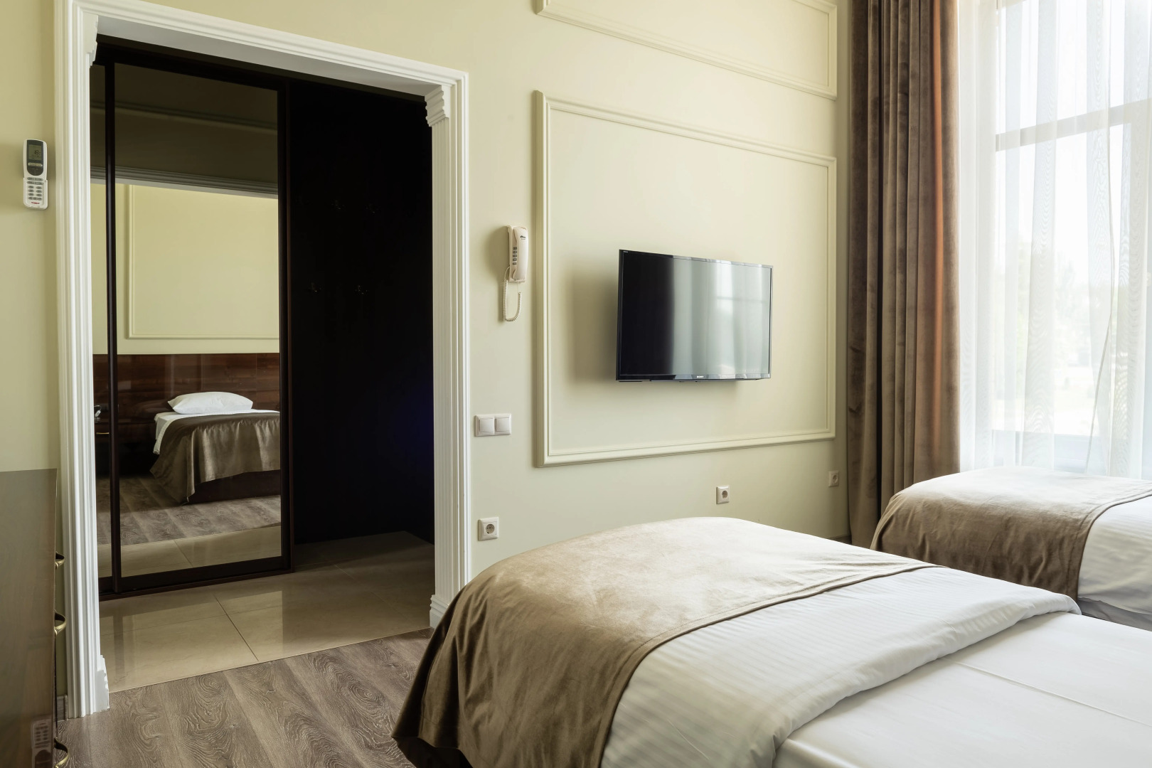 Отель Меридиан