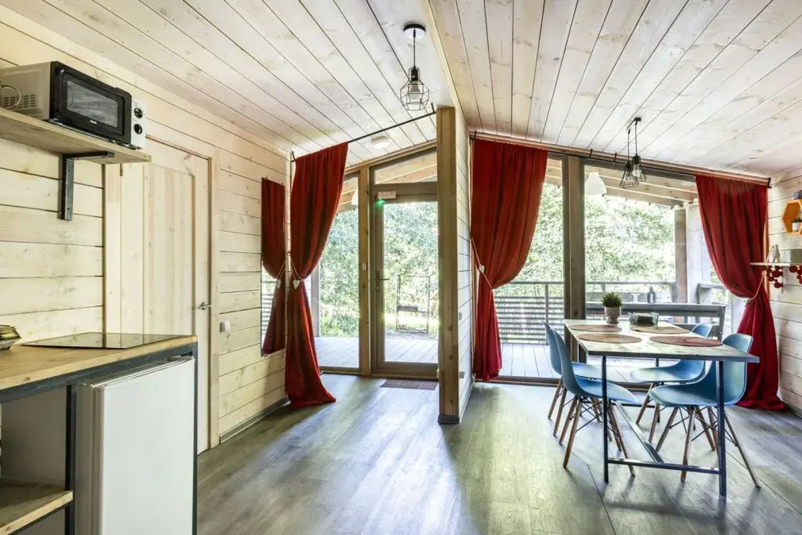 Частный дом у озера Кипень