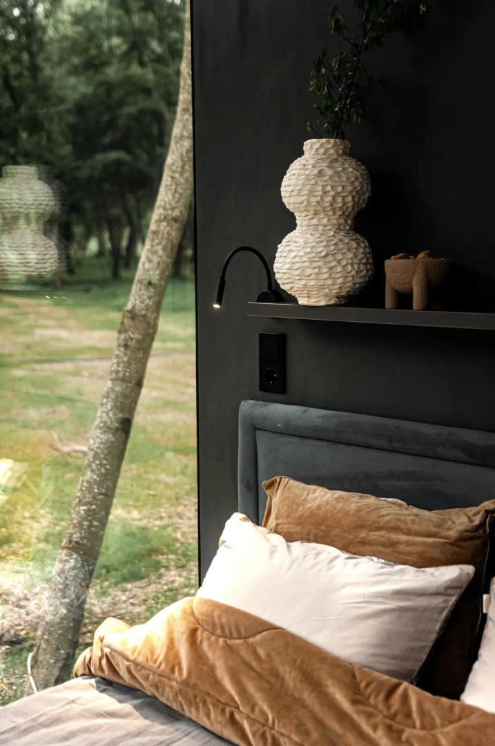 Частный Дом на Берегу Реки с Приватной Террасой и Джакузи