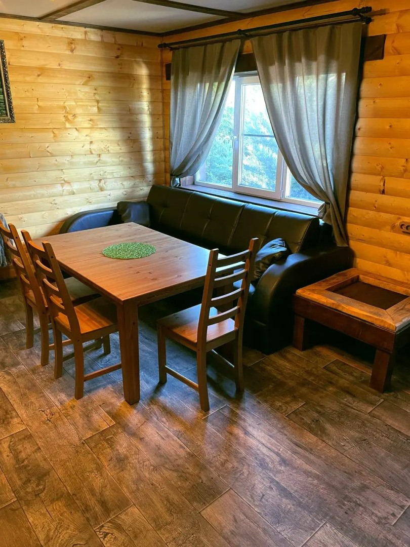 Частный дом с баней на дровах на берегу реки Миус