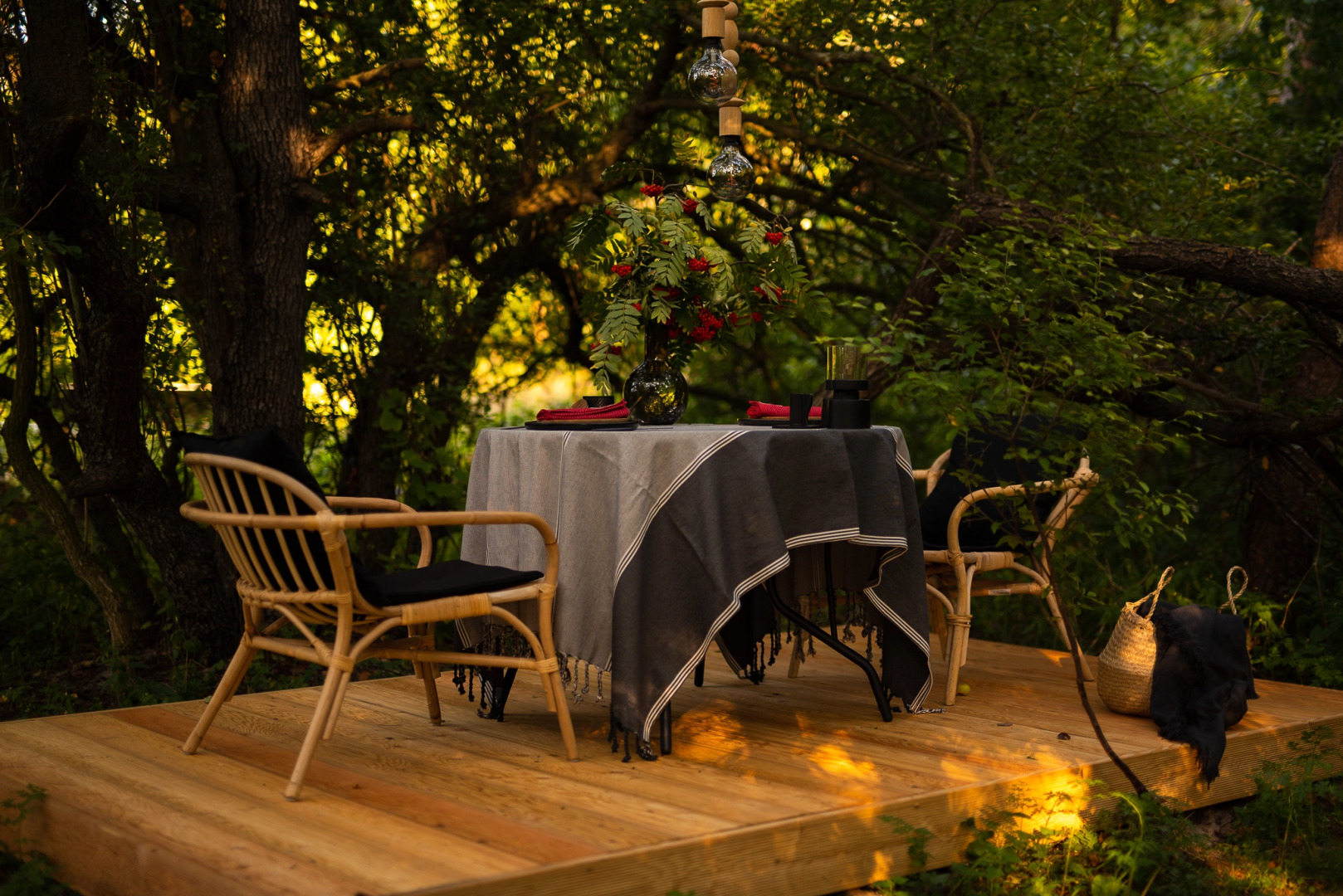 Поляна Глэмпинг, 1-я линия моря (12+)