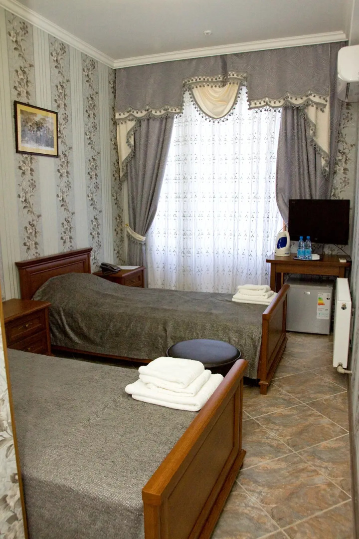 Отель California