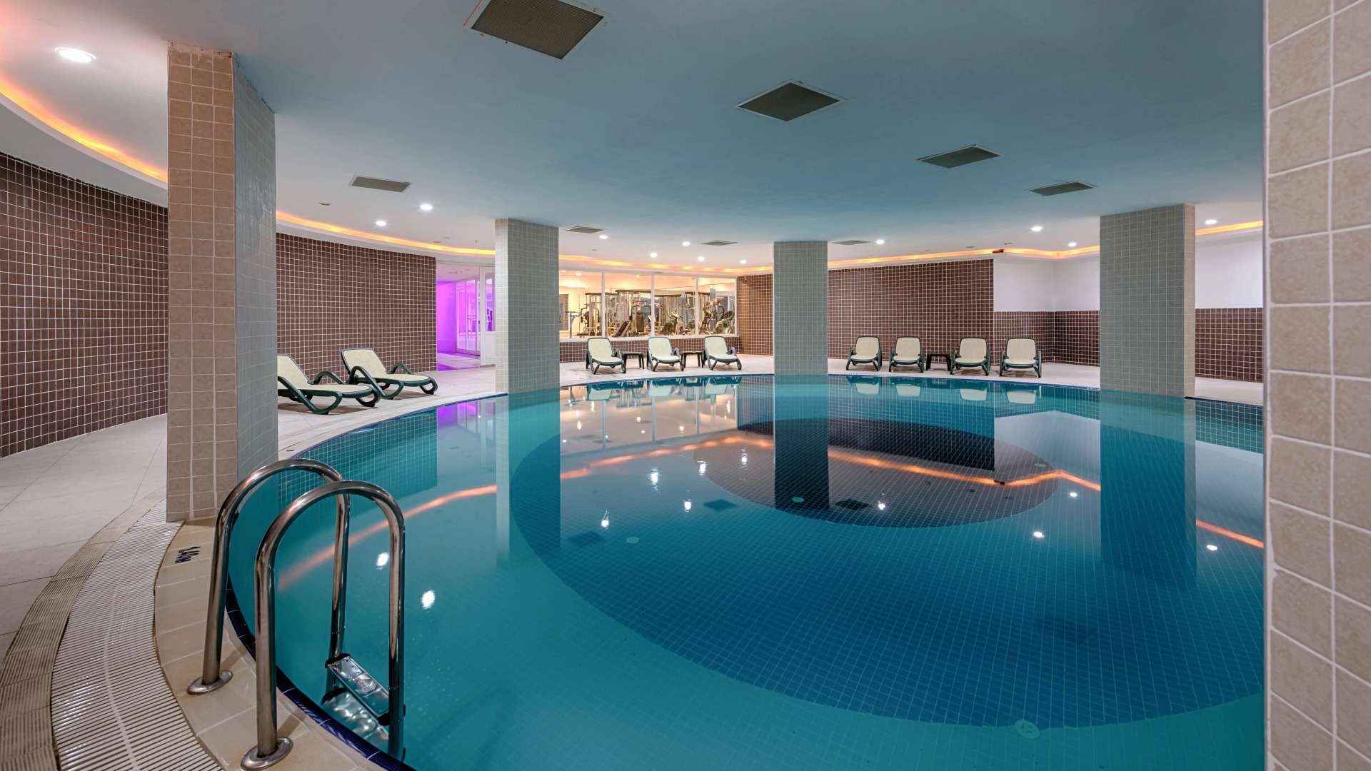 Отель Royal Towers Kiris