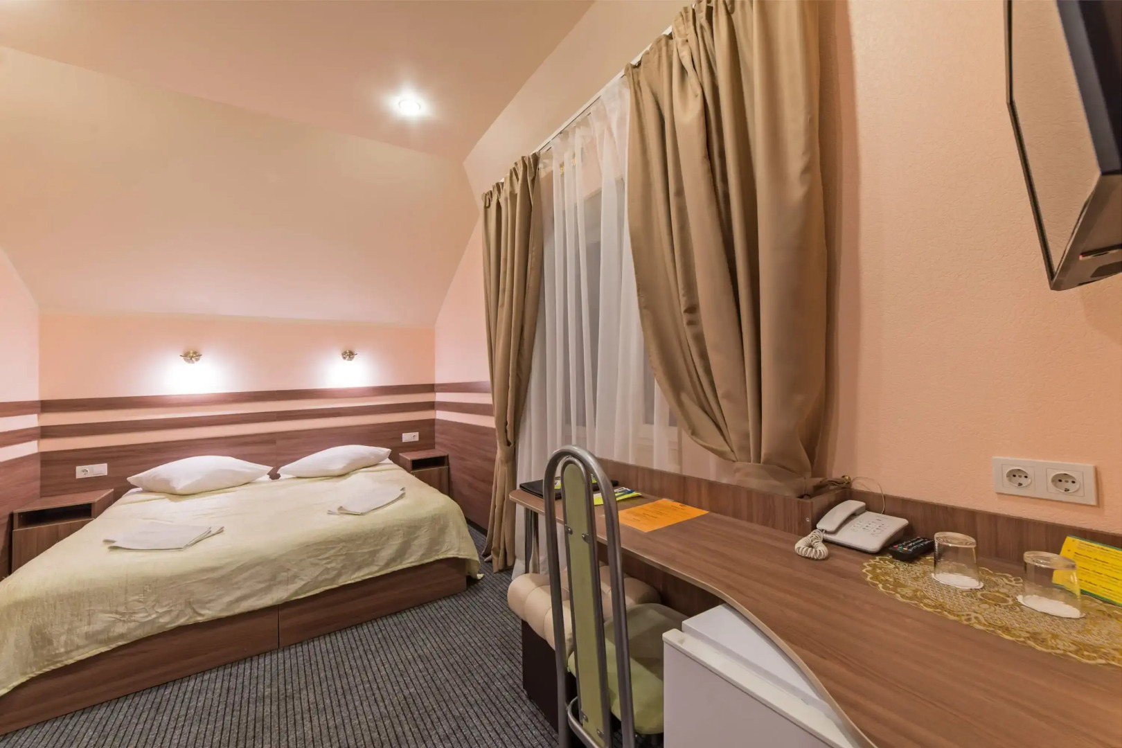 Отель Валерия