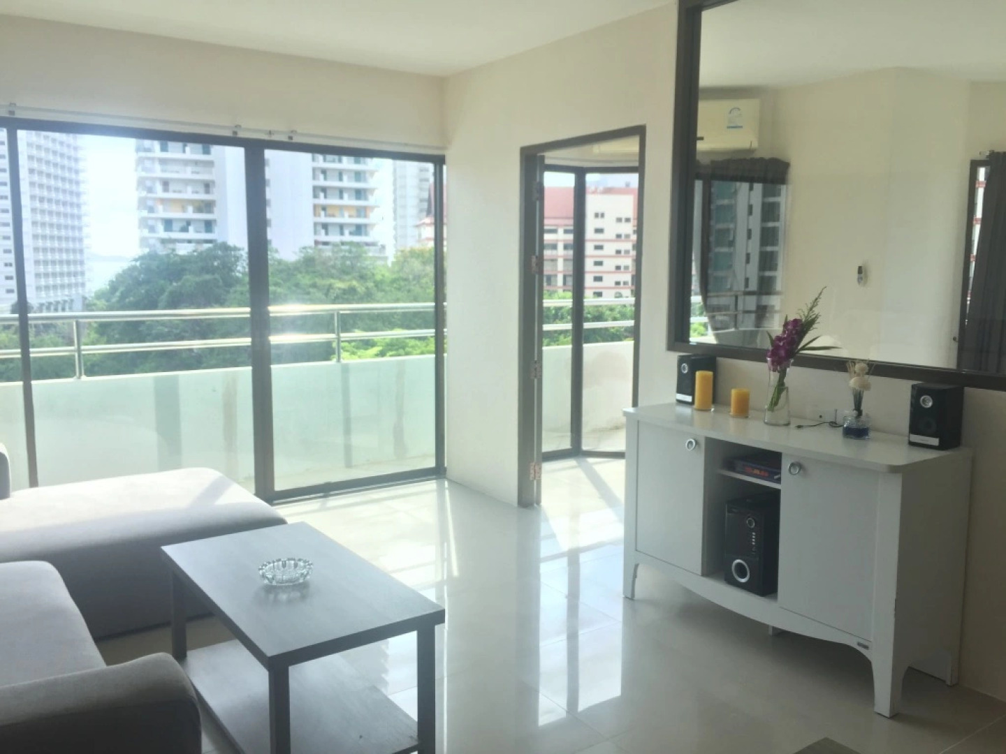 Апартаменты R-Con Wongamat